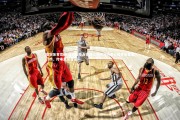 悟空体育官网-加纳传奇吉安通过视频分析悉心指导新星塞门约，传承足球智慧